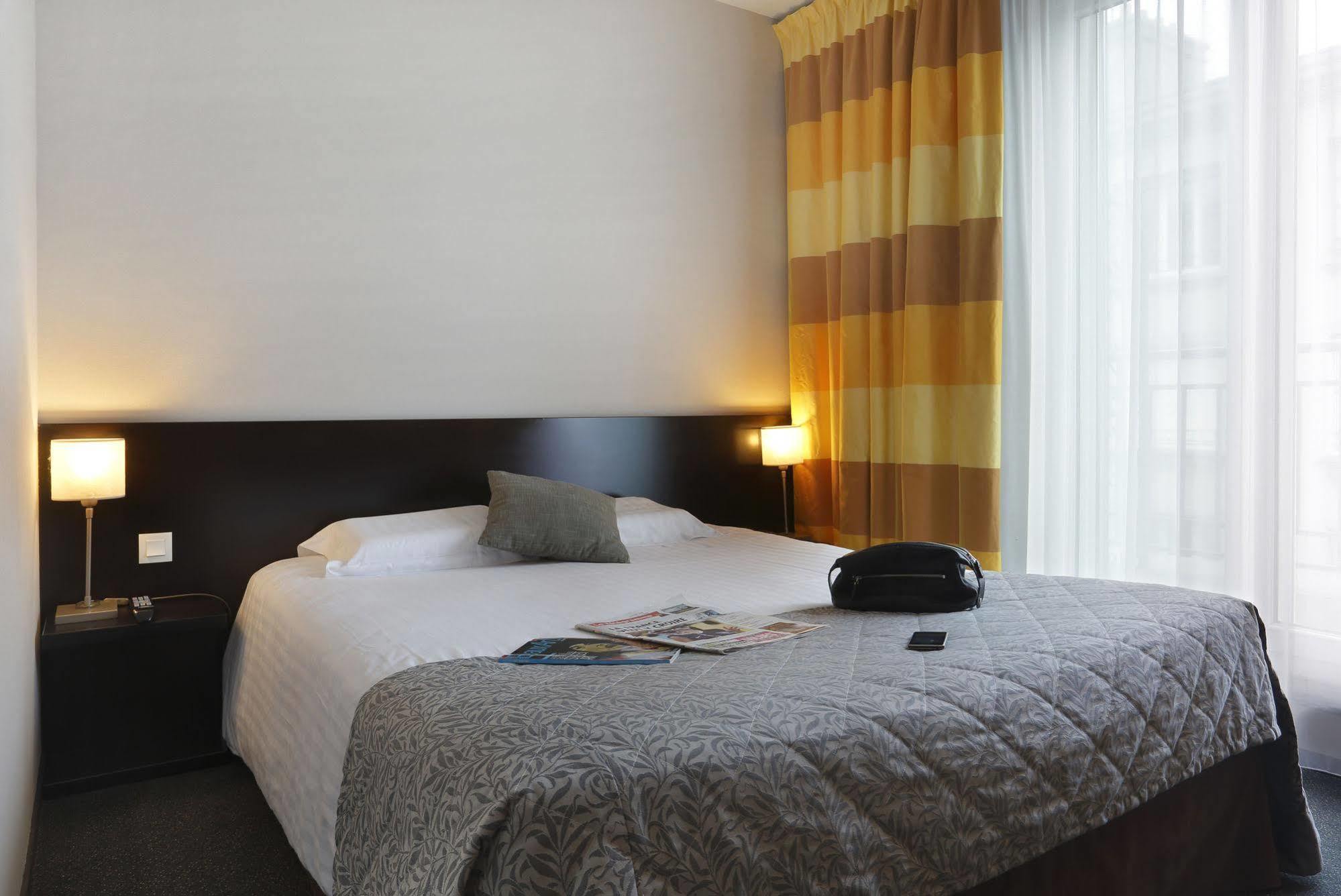 Hotel The Originals Boutique, De La Paix, 4*