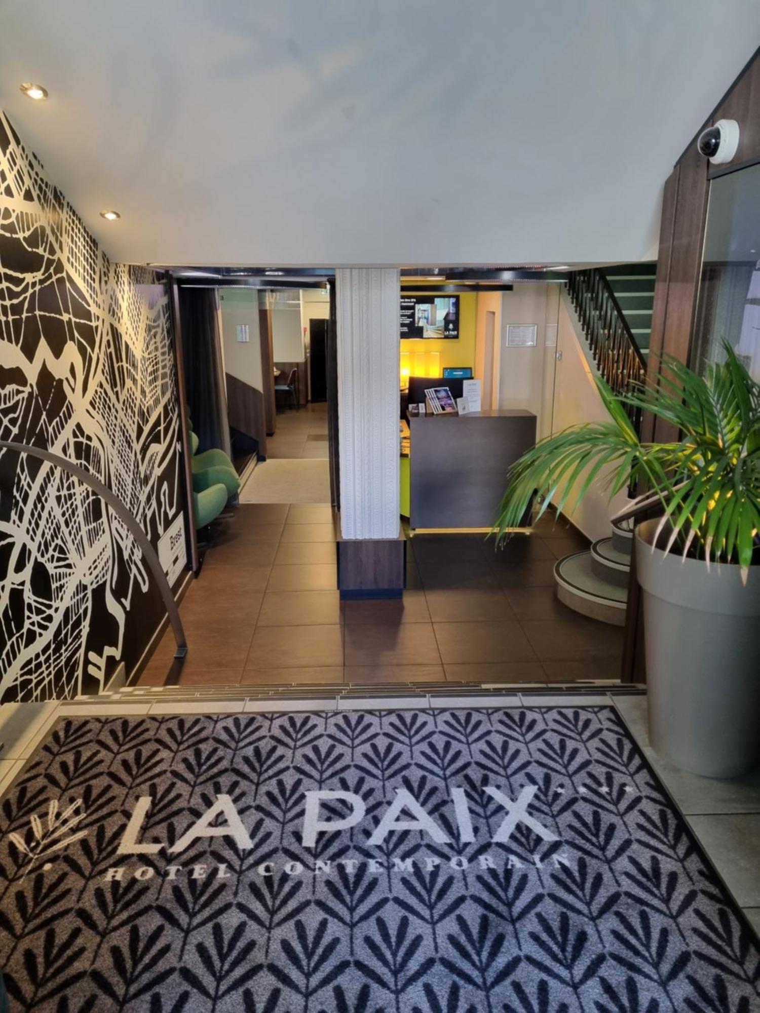 The Originals Boutique, De La Paix,